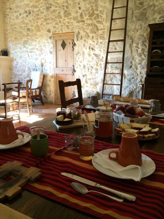 Bed and Breakfast Mas Moineau à Mézoargues Extérieur photo