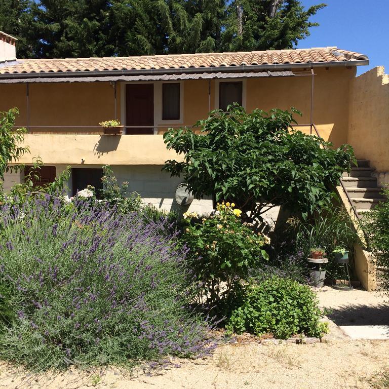 Bed and Breakfast Mas Moineau à Mézoargues Extérieur photo